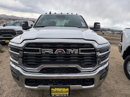 2026 Ram 3500 Chassis Cab TRADESMAN CREW   4X4 60' CA Pickup