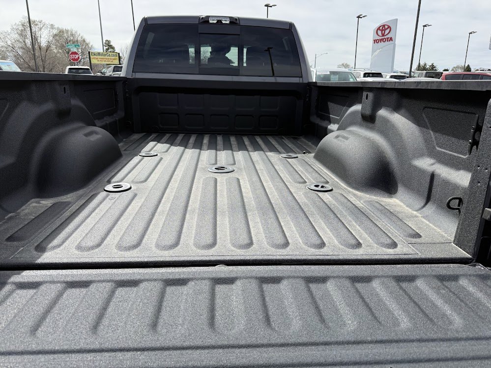 2026 RAM 3500 Laramie - Photo 6