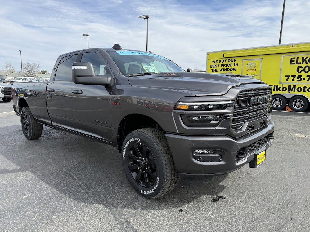 2026 RAM 3500 Laramie - Photo 10