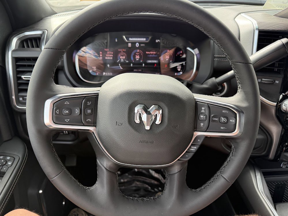 2026 RAM 3500 Laramie - Photo 14