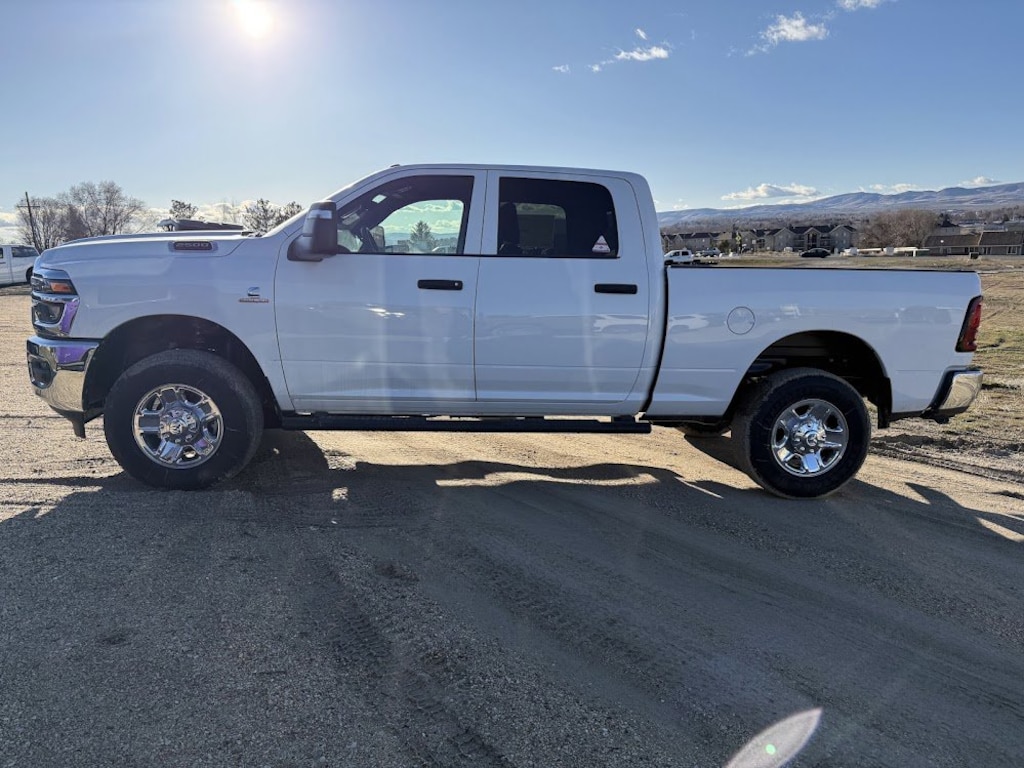 New 2026 Ram 2500 TRADESMAN CREW CAB 4X4 6'4 BOX Pickup