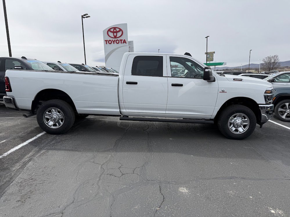 2026 RAM 3500 Tradesman - Photo 9