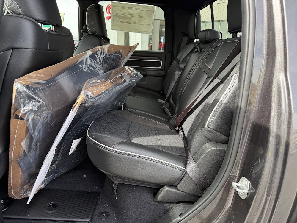 2026 RAM 3500 Laramie - Photo 19