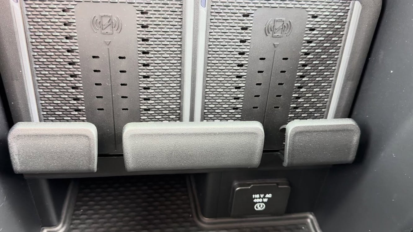 2026 RAM 3500 Laramie - Photo 20