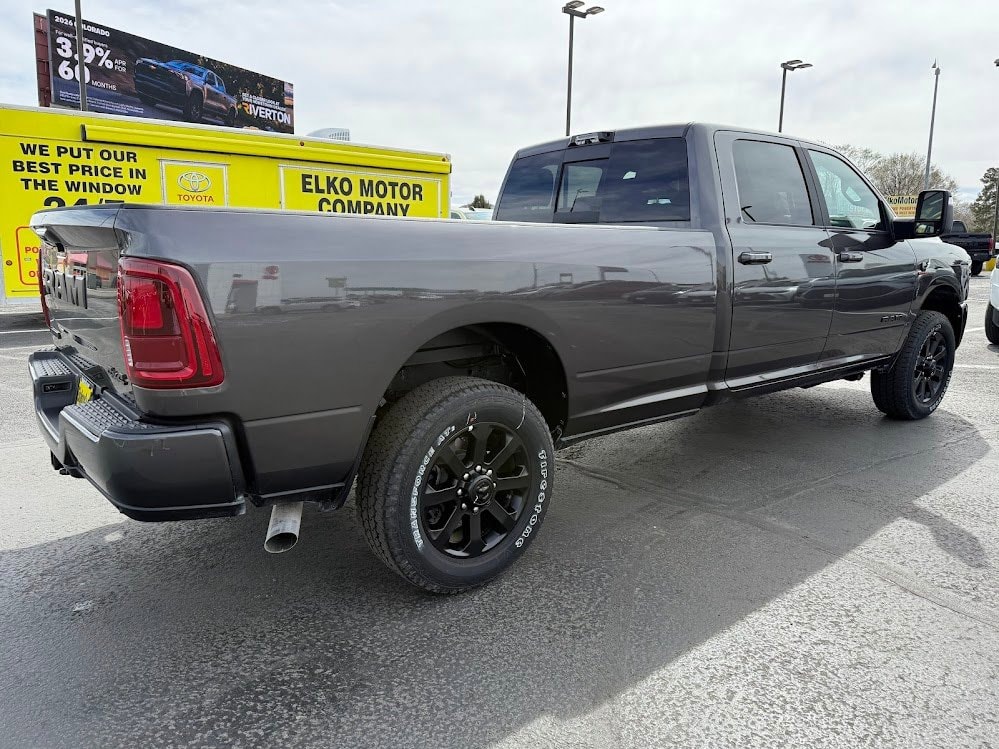 2026 RAM 3500 Laramie - Photo 8