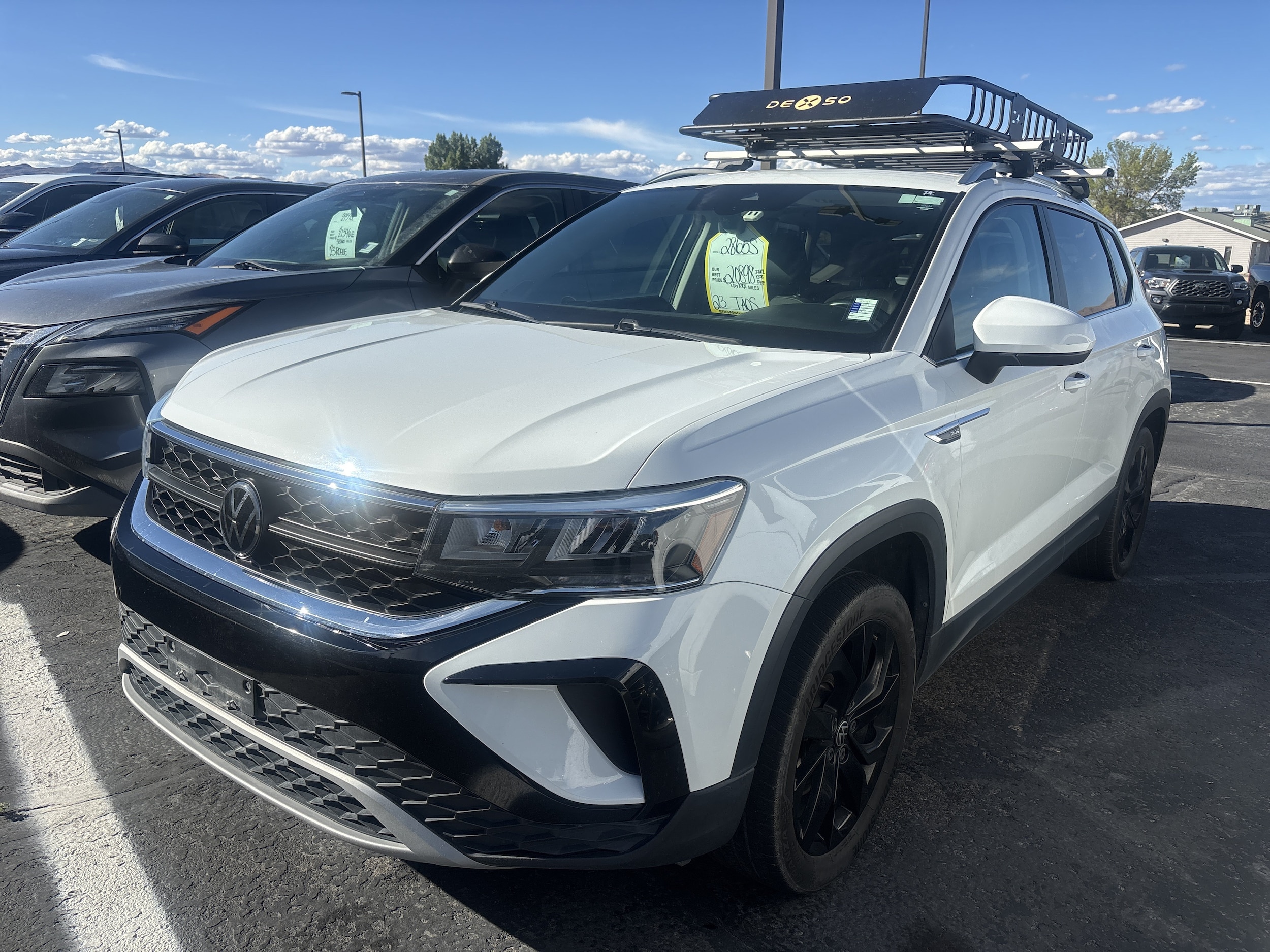 2023 Volkswagen Taos 1.5T SE 4Motion's photo