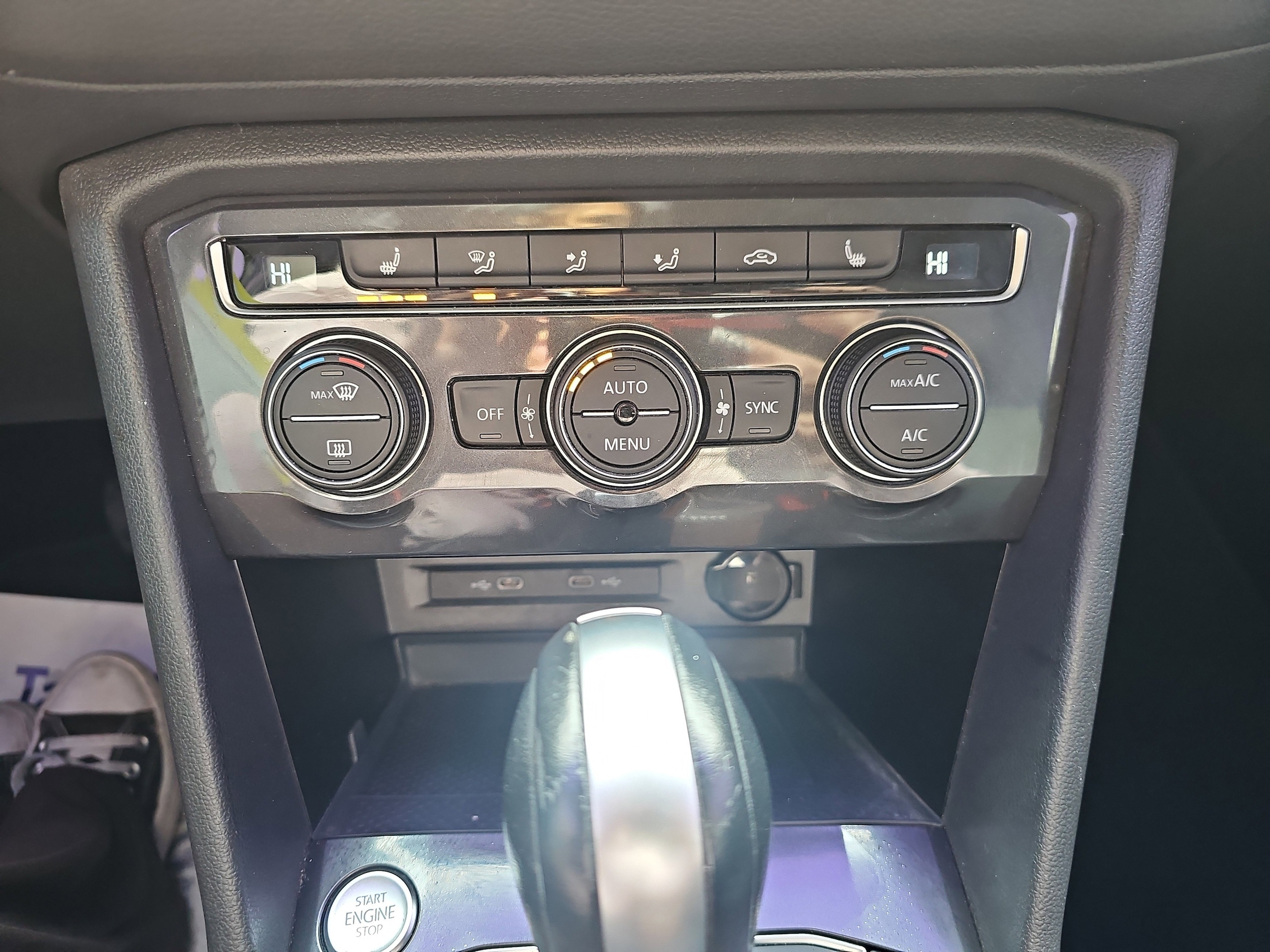 2021 Volkswagen Tiguan SE - Photo 23