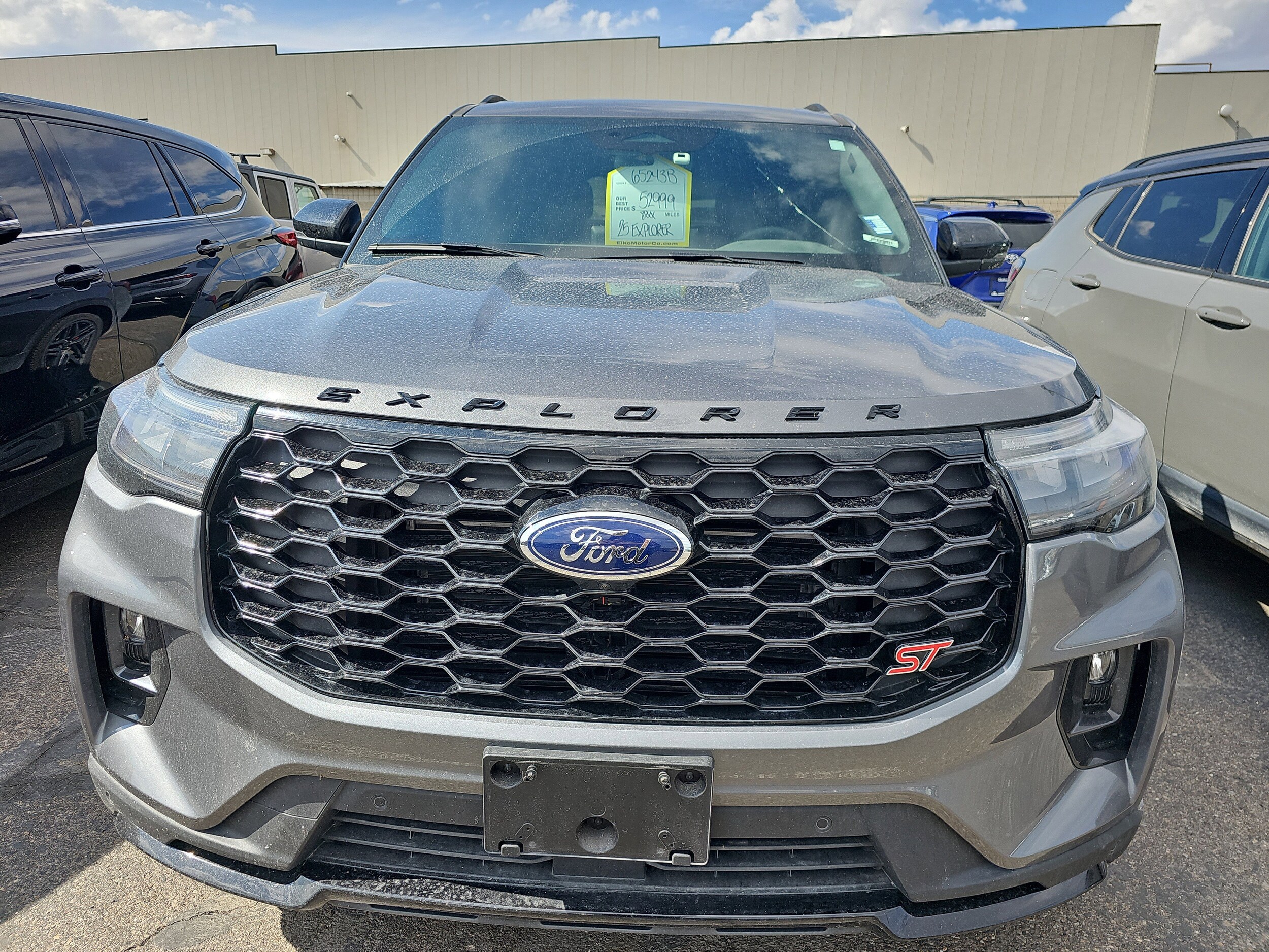 2025 Ford Explorer ST photo 2