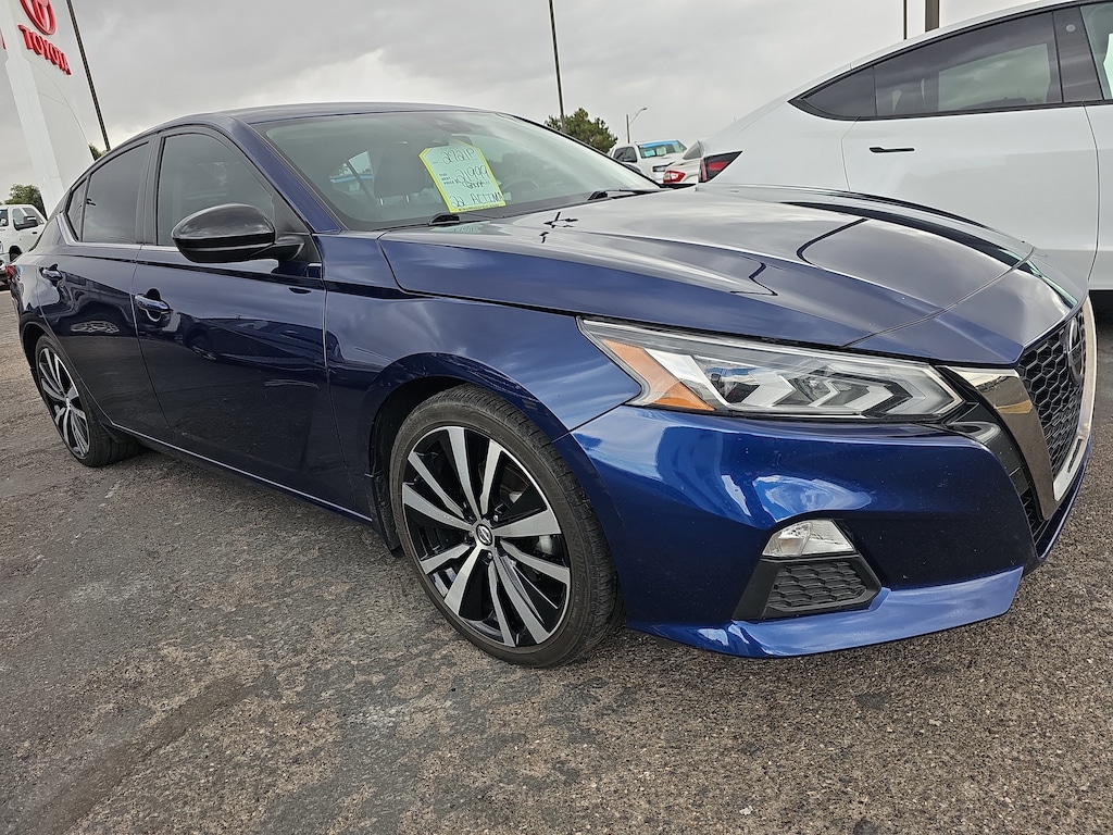 Used 2022 Nissan Altima SR Sedan