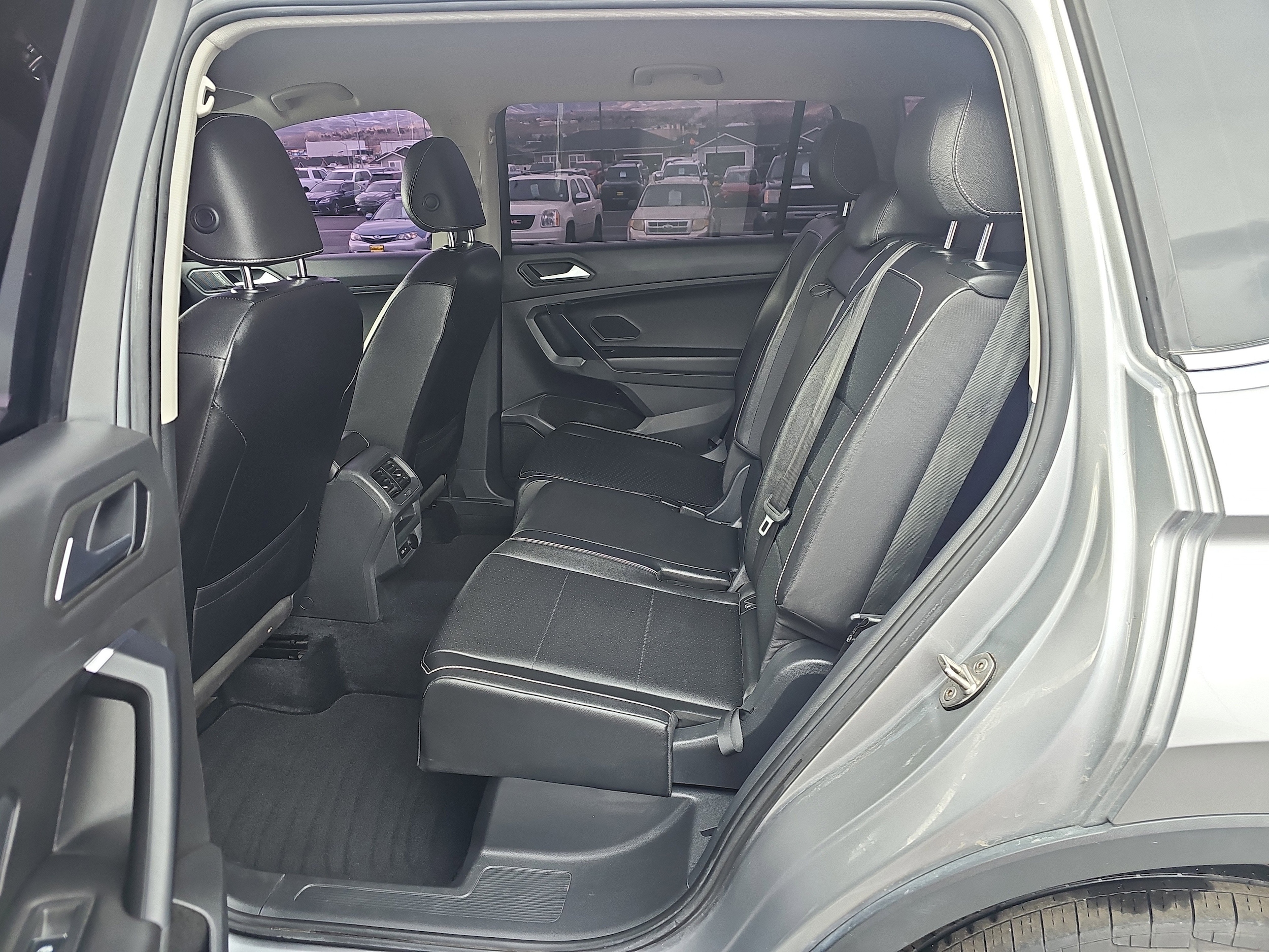 2021 Volkswagen Tiguan SE - Photo 13