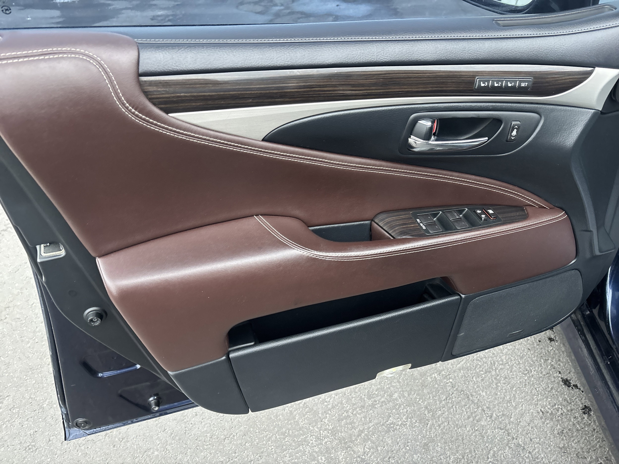 2017 Lexus LS Base - Photo 18