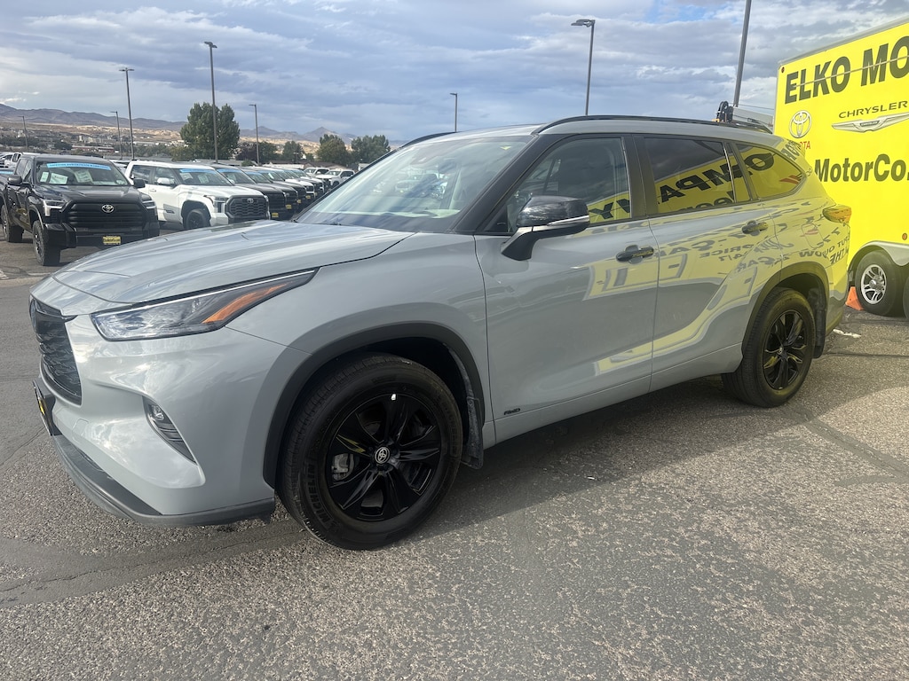 Used 2024 Toyota Highlander Hybrid XLE SUV