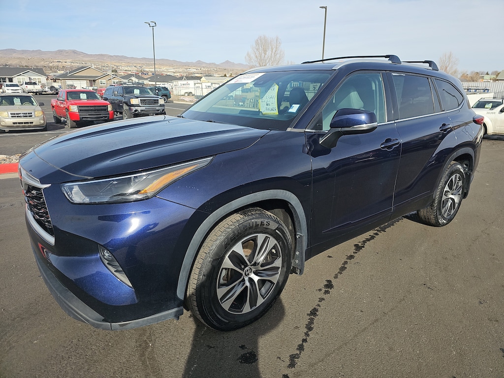 Used 2022 Toyota Highlander XLE SUV