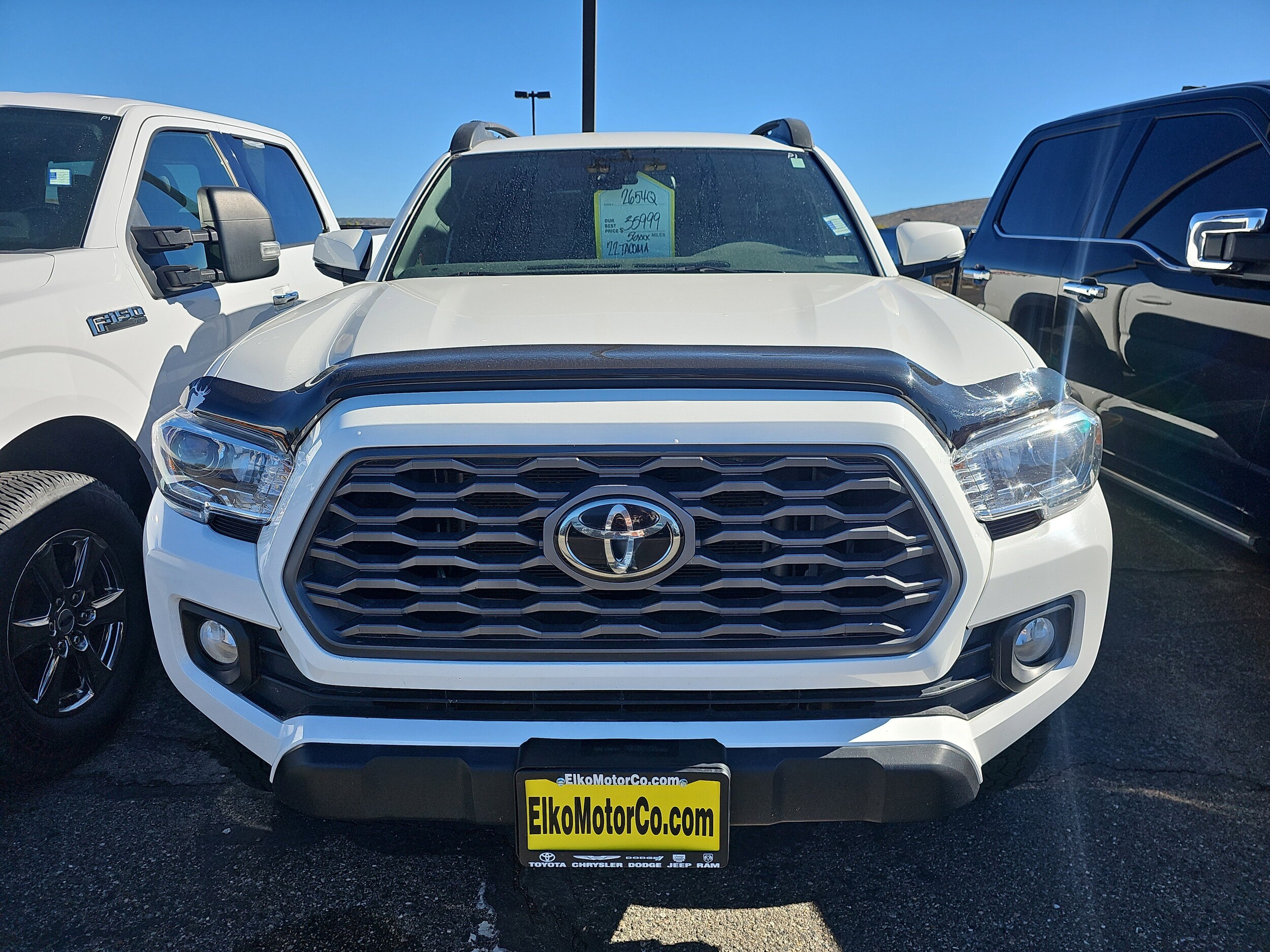 2022 Toyota Tacoma Double Cab photo 2