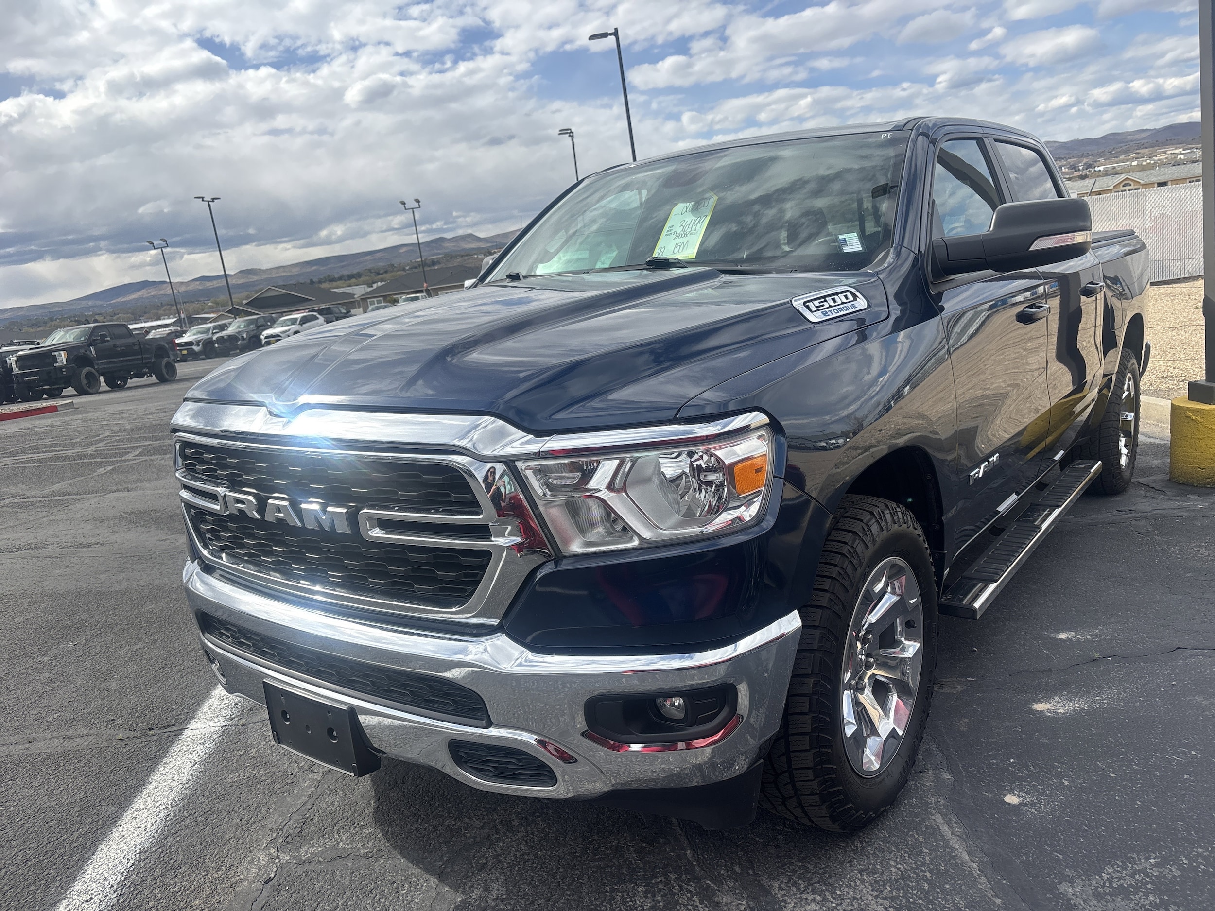 2022 RAM 1500 Big Horn/Lone Star 4x4 Crew Cab 5'7's photo