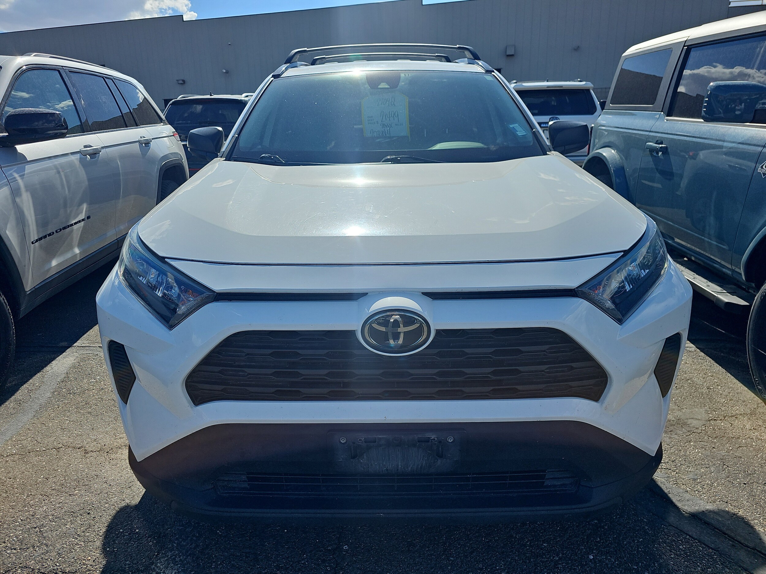 2020 Toyota RAV4 LE photo 2