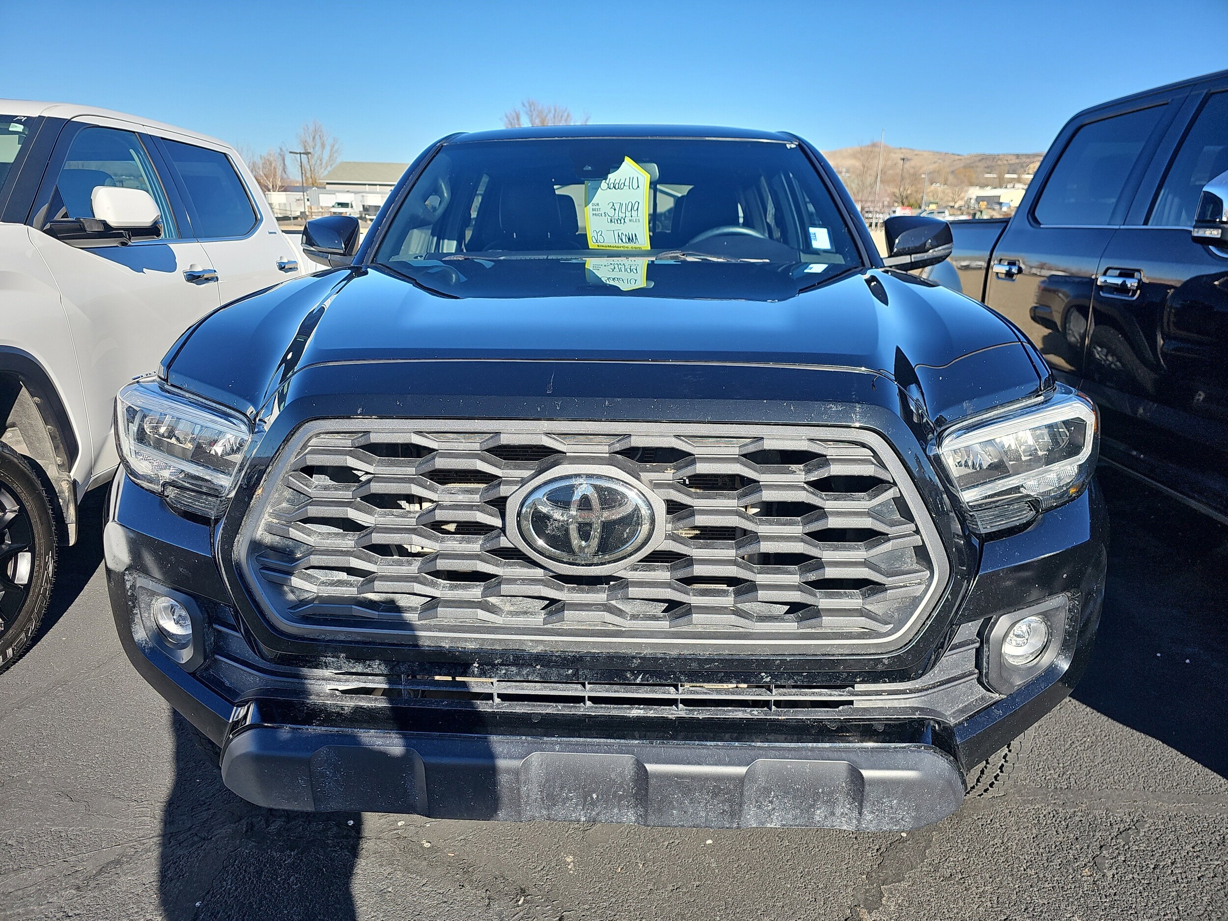 2023 Toyota Tacoma Double Cab photo 2