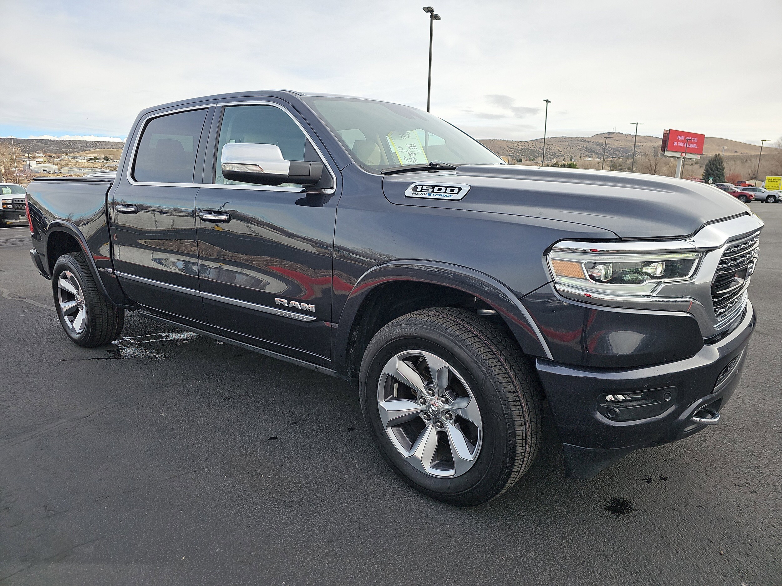2021 Ram 1500 photo 3