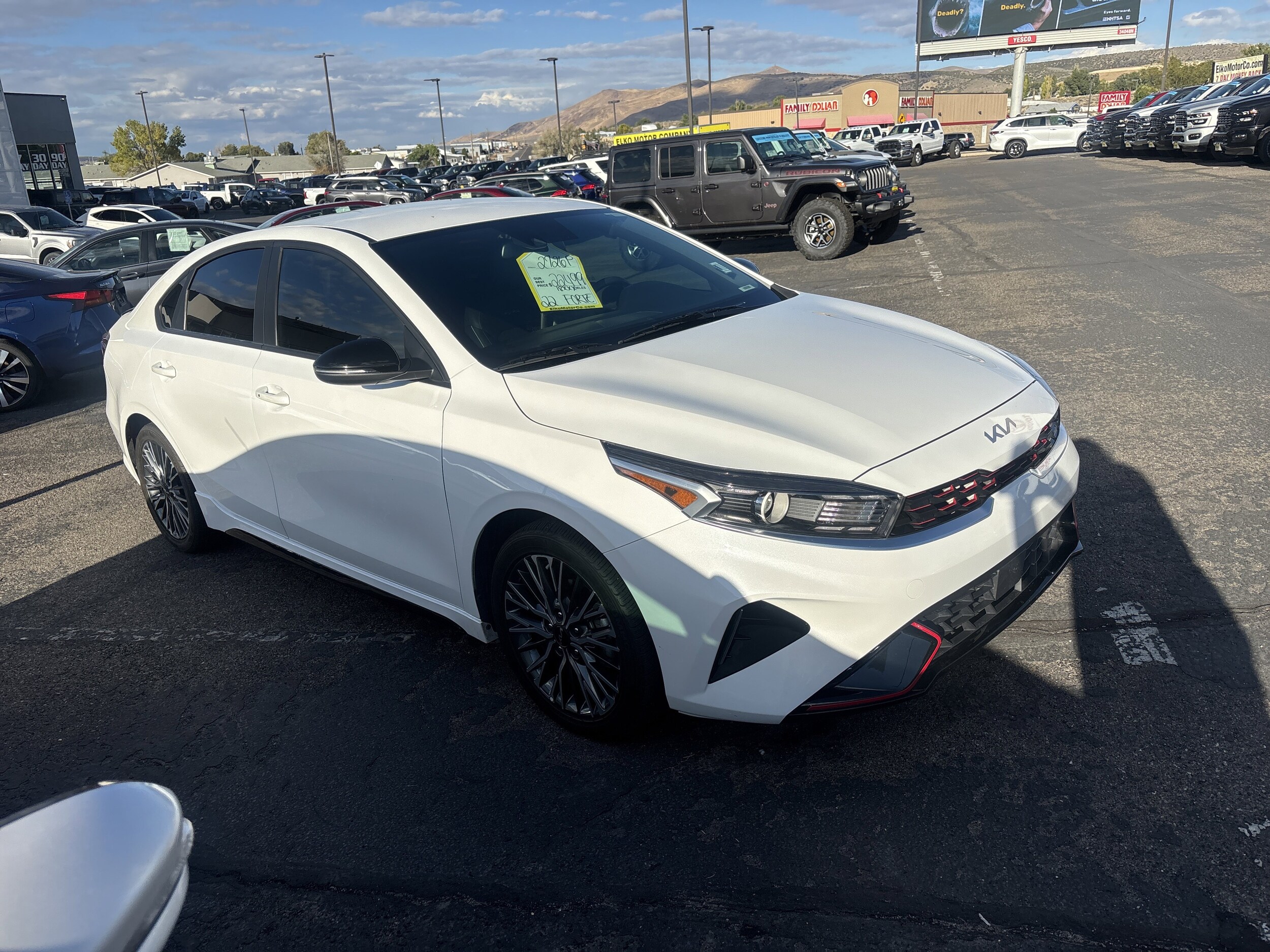 2022 Kia Forte GT-Line photo 3