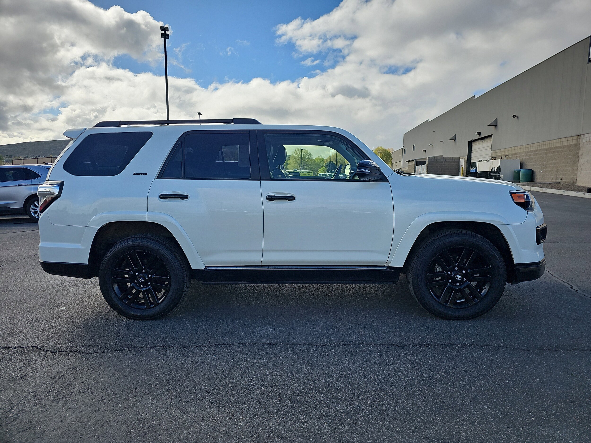 2020 Toyota 4Runner Limited photo 4