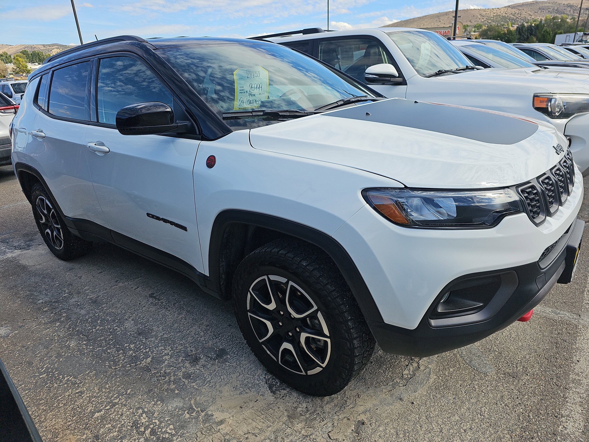 2024 Jeep Compass Trailhawk photo 3