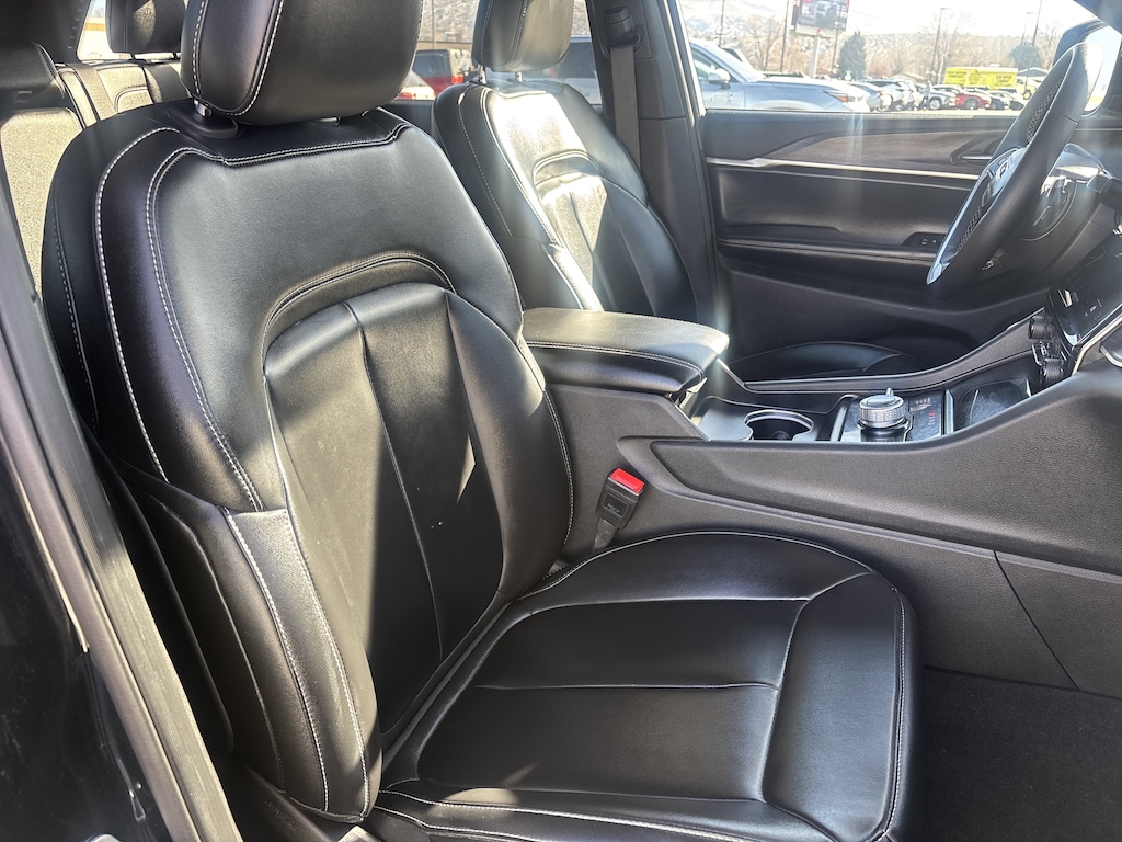 Used 2025 Jeep Grand Cherokee Limited SUV