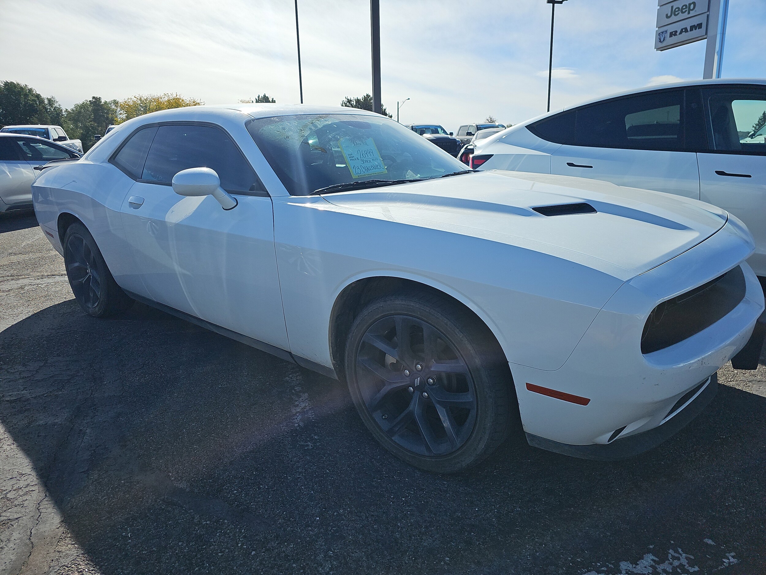 2023 Dodge Challenger SXT photo 3