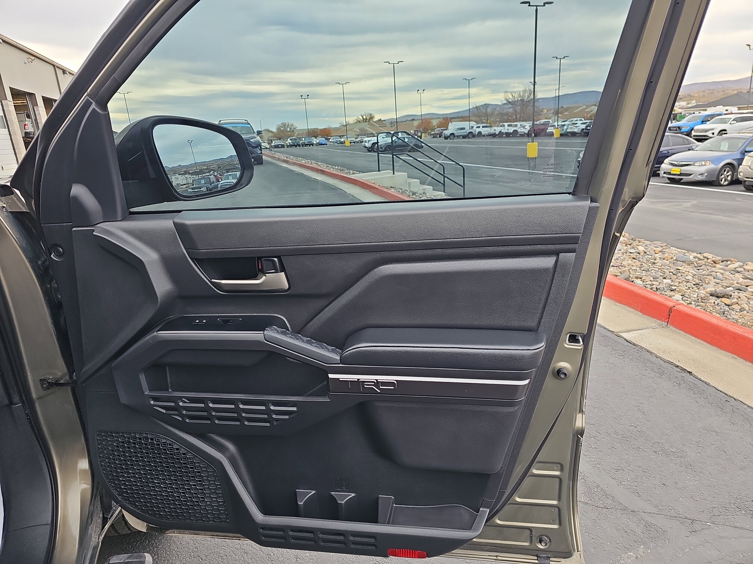 2025 Toyota Tacoma SR5 Double Cab photo 2