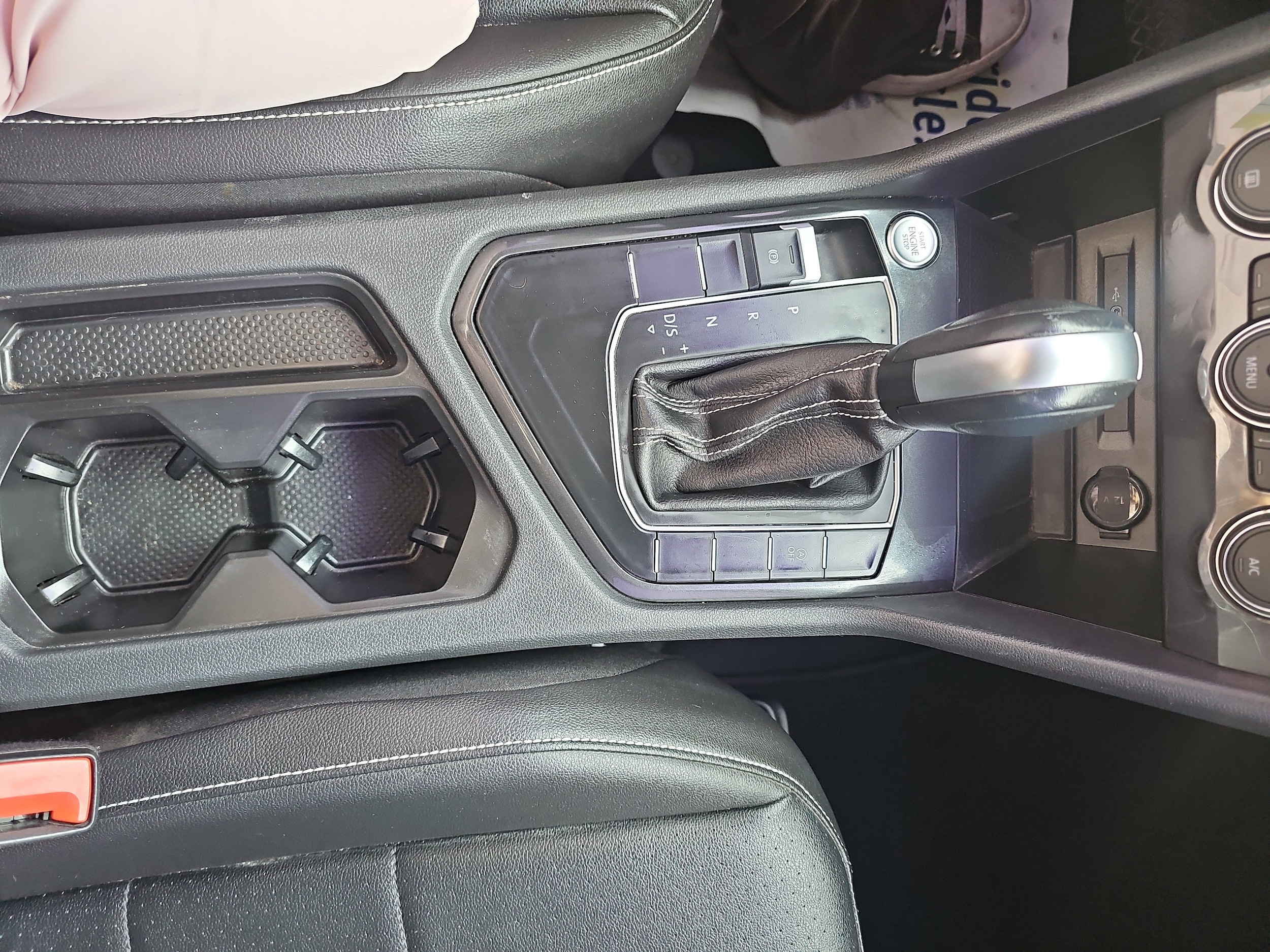 2021 Volkswagen Tiguan SE - Photo 24