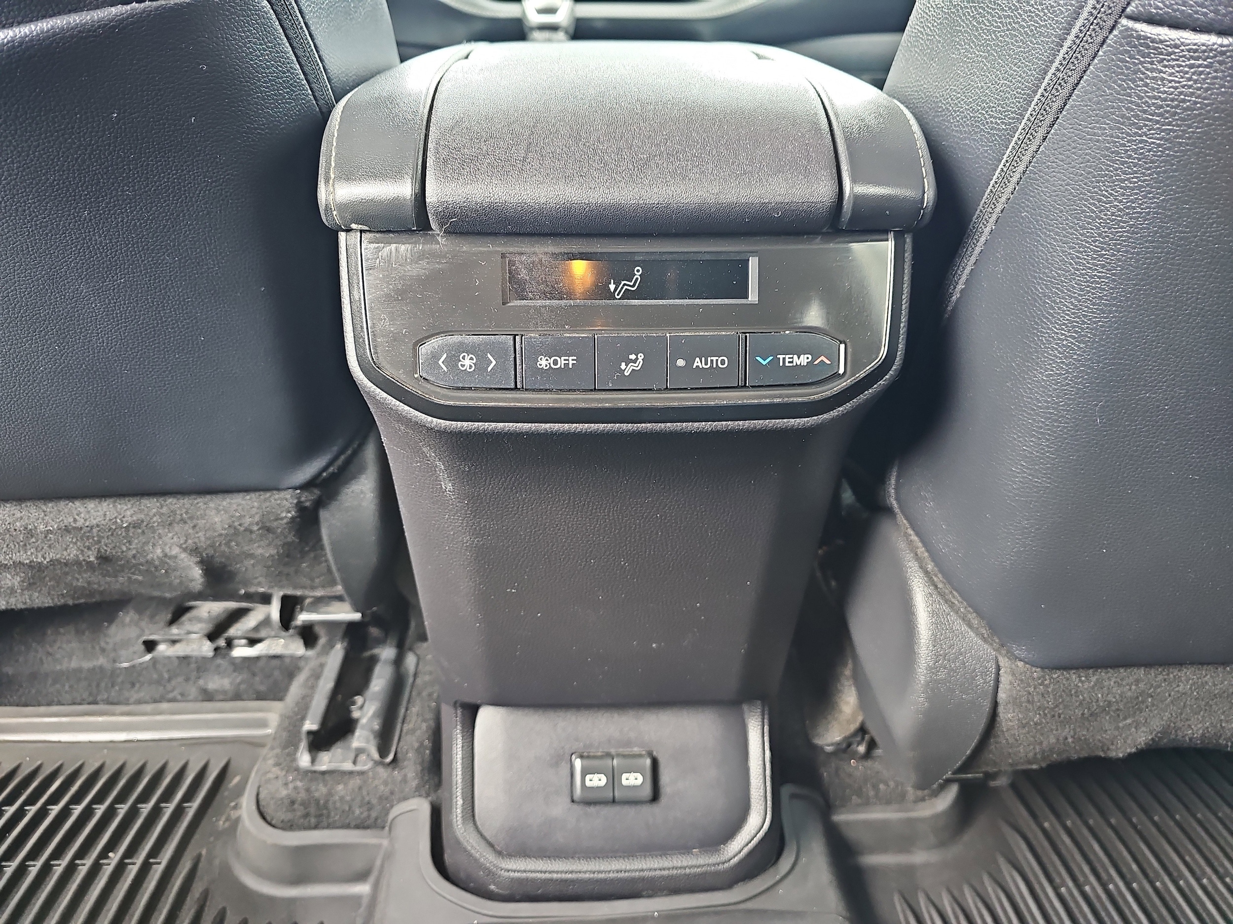 2024 Toyota Highlander XLE Nightshade - Photo 15