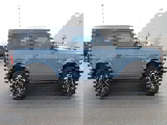 2023 Ford Bronco Outer Banks photo 4