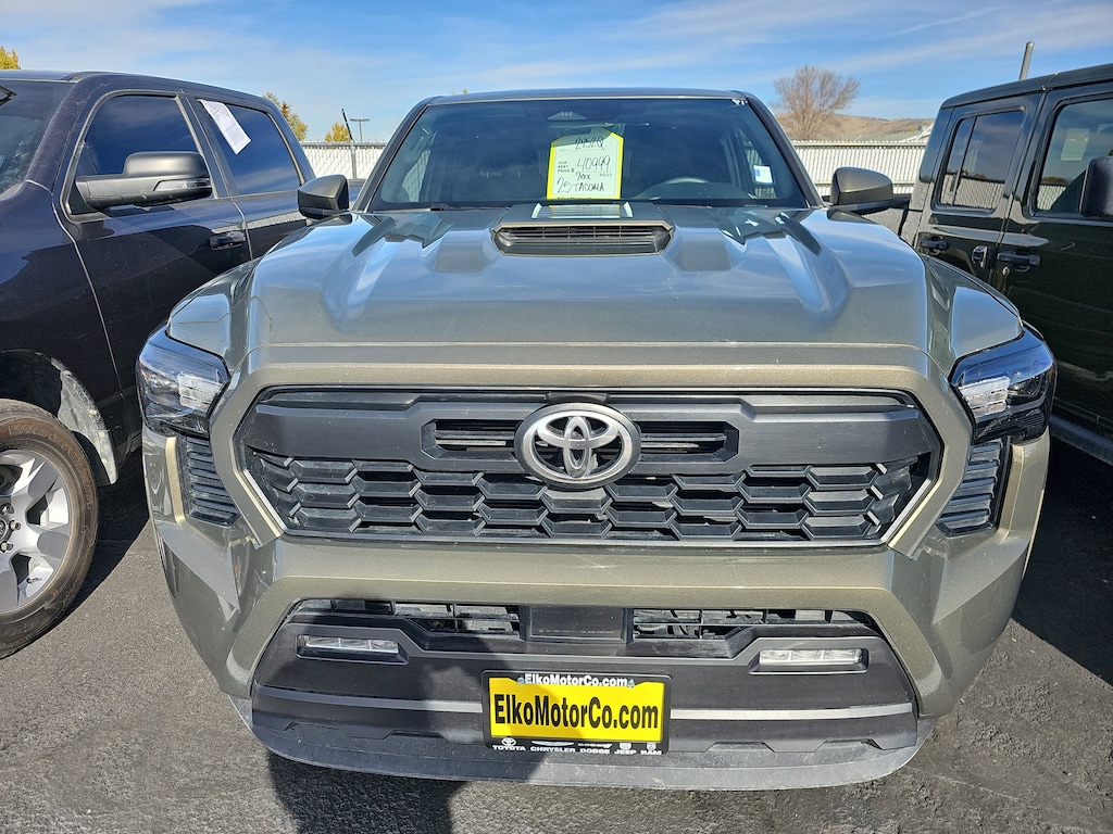Used 2025 Toyota Tacoma SR5 Truck Double Cab