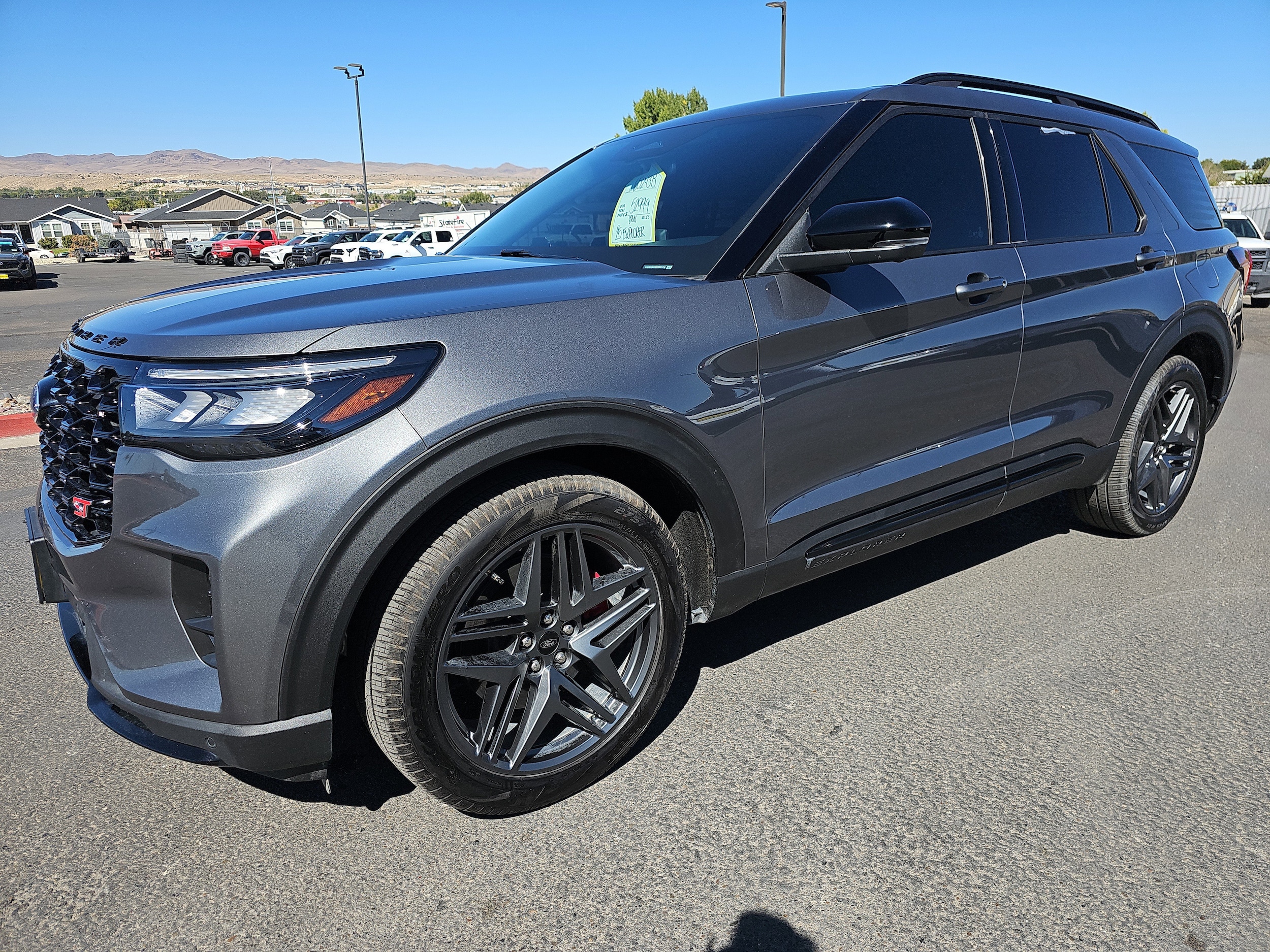 2025 Ford Explorer ST's photo