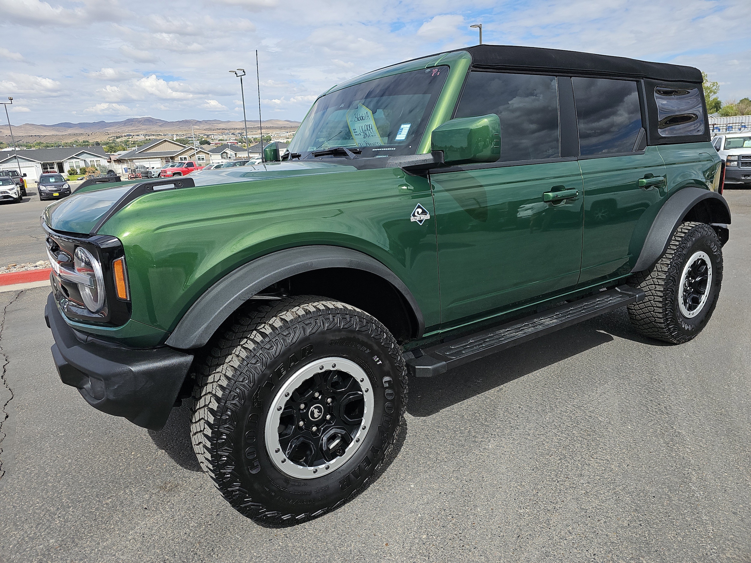 2024 Ford Bronco 4-Door Outer Banks's photo