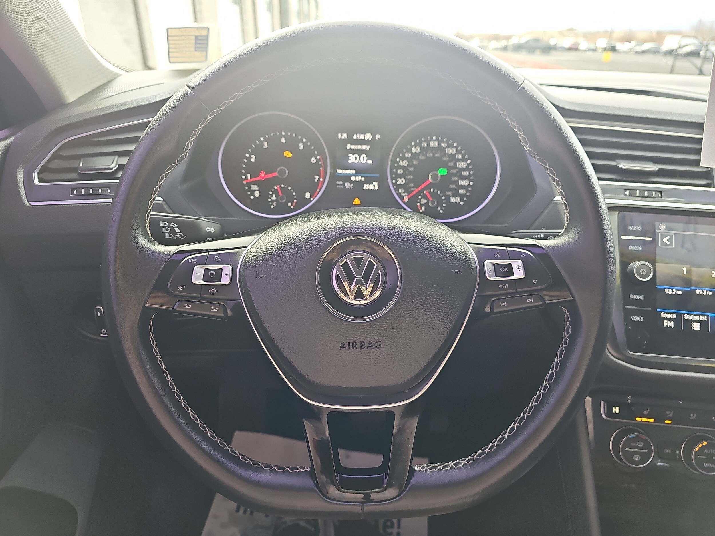 2021 Volkswagen Tiguan SE - Photo 18
