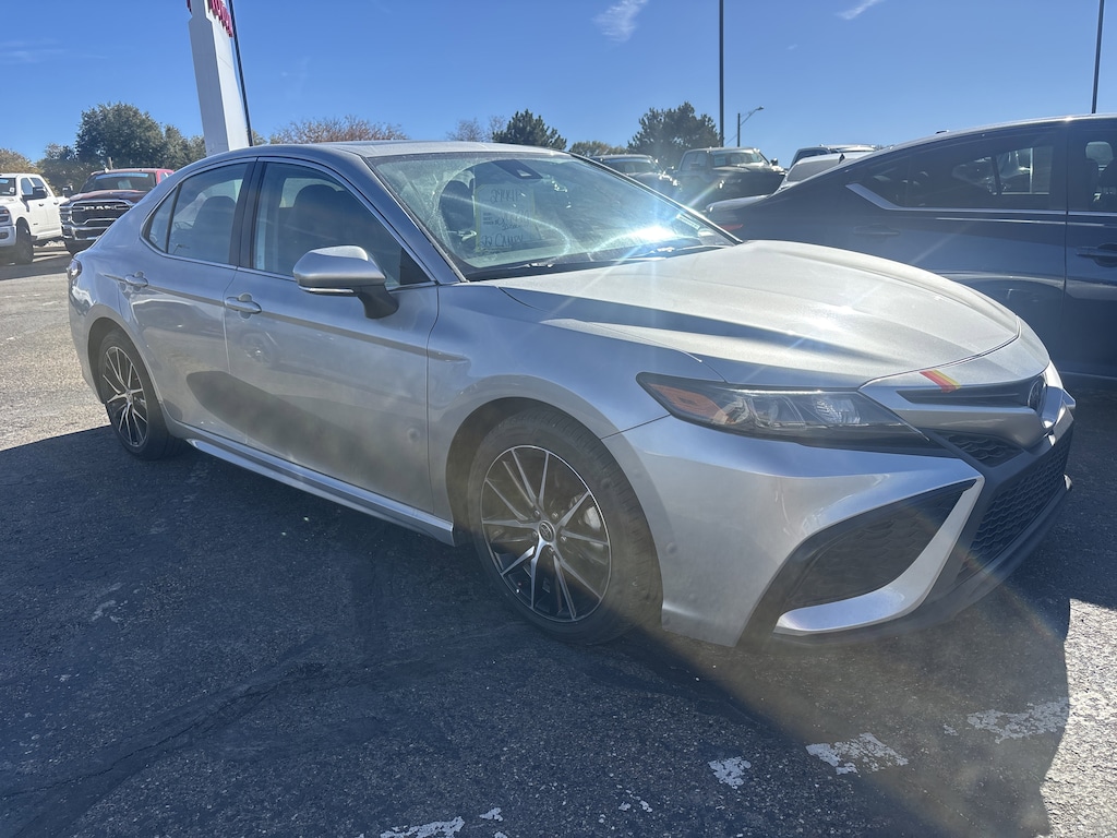 Used 2022 Toyota Camry SE Sedan