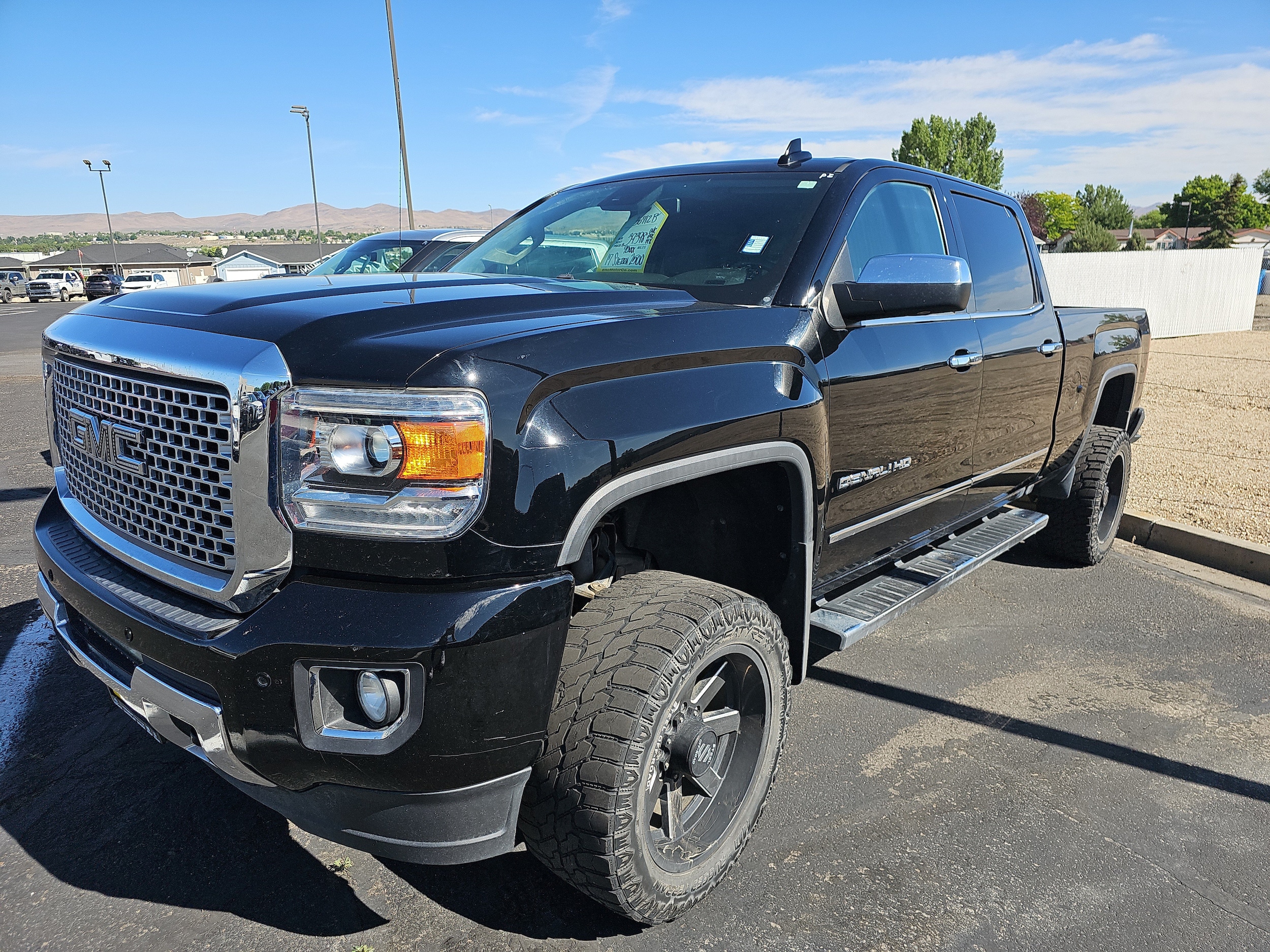 2017 GMC Sierra 4WD Crew Cab Standard Box Denali's photo
