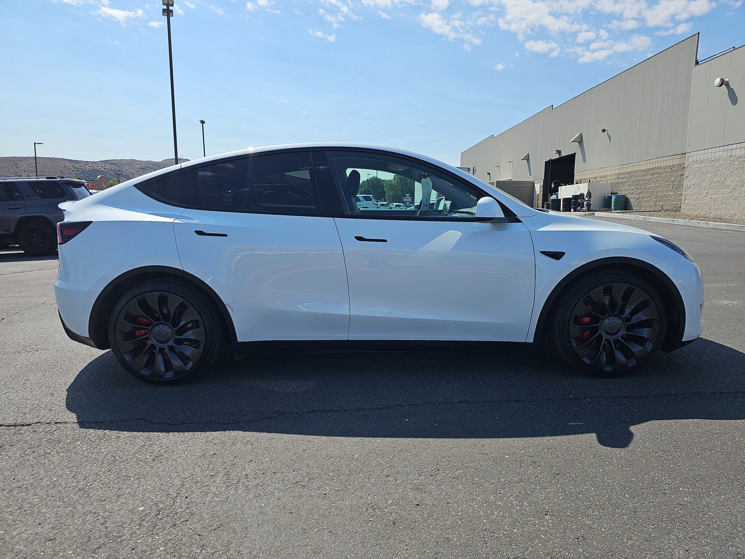 2025 Tesla Model Y Performance photo 4