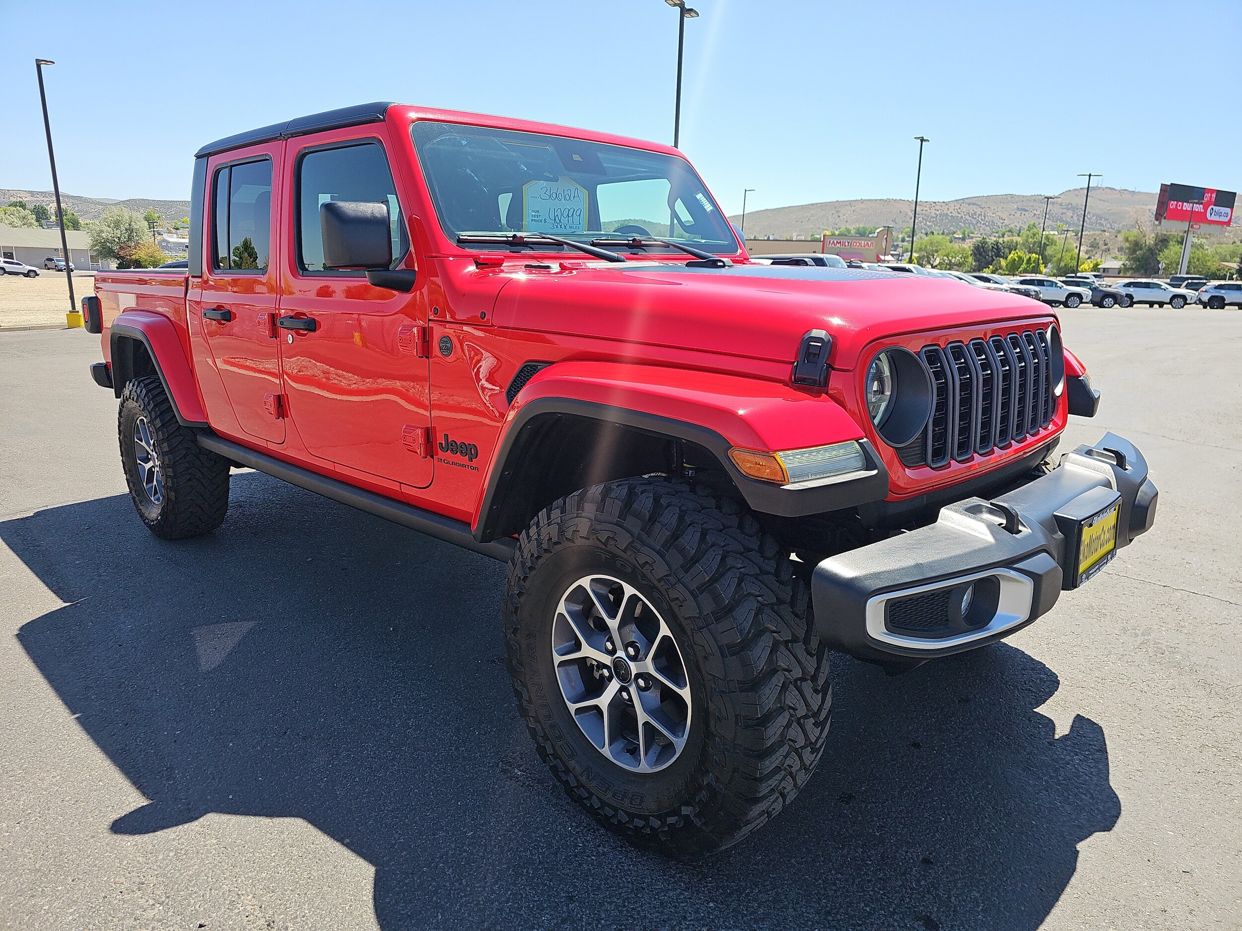 2024 Jeep Gladiator Sport photo 3