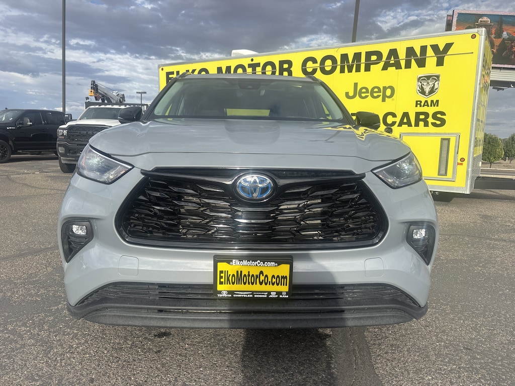 Used 2024 Toyota Highlander Hybrid XLE SUV