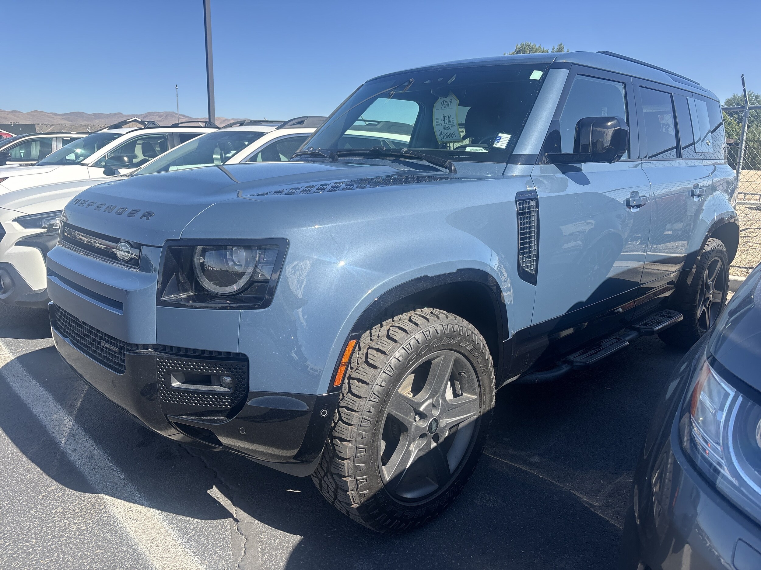 2023 Land Rover Defender 110 X-Dynamic SE AWD