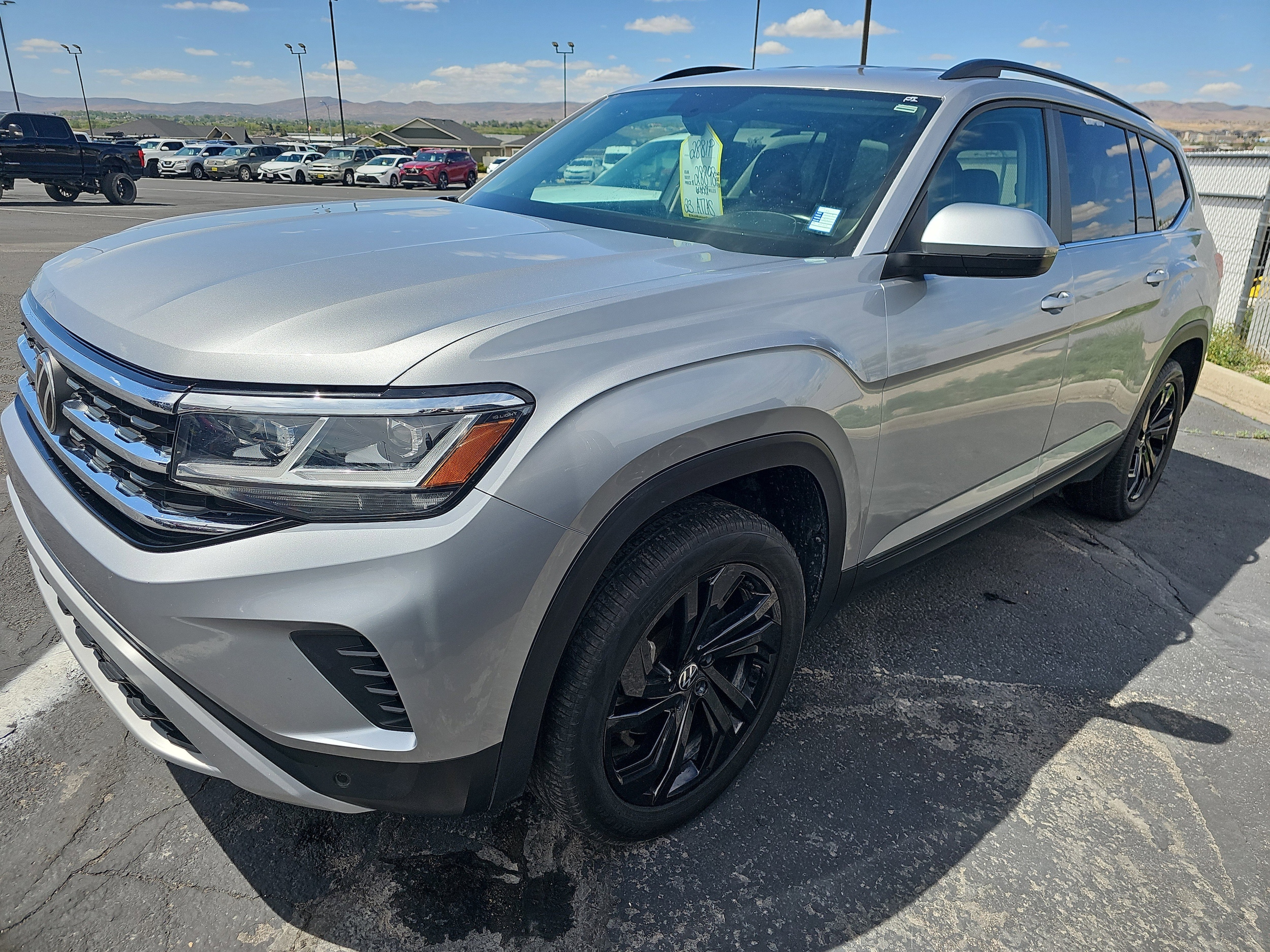 2023 Volkswagen Atlas 3.6L SE w/Tech 4MOTION's photo