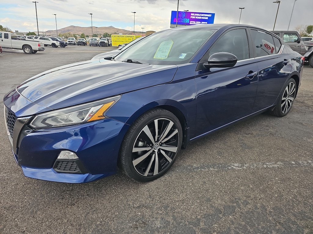 Used 2022 Nissan Altima SR Sedan