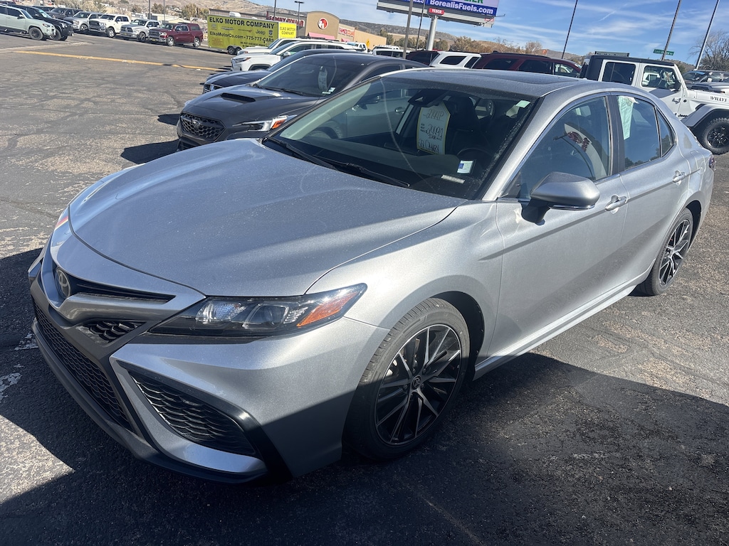 Used 2022 Toyota Camry SE Sedan
