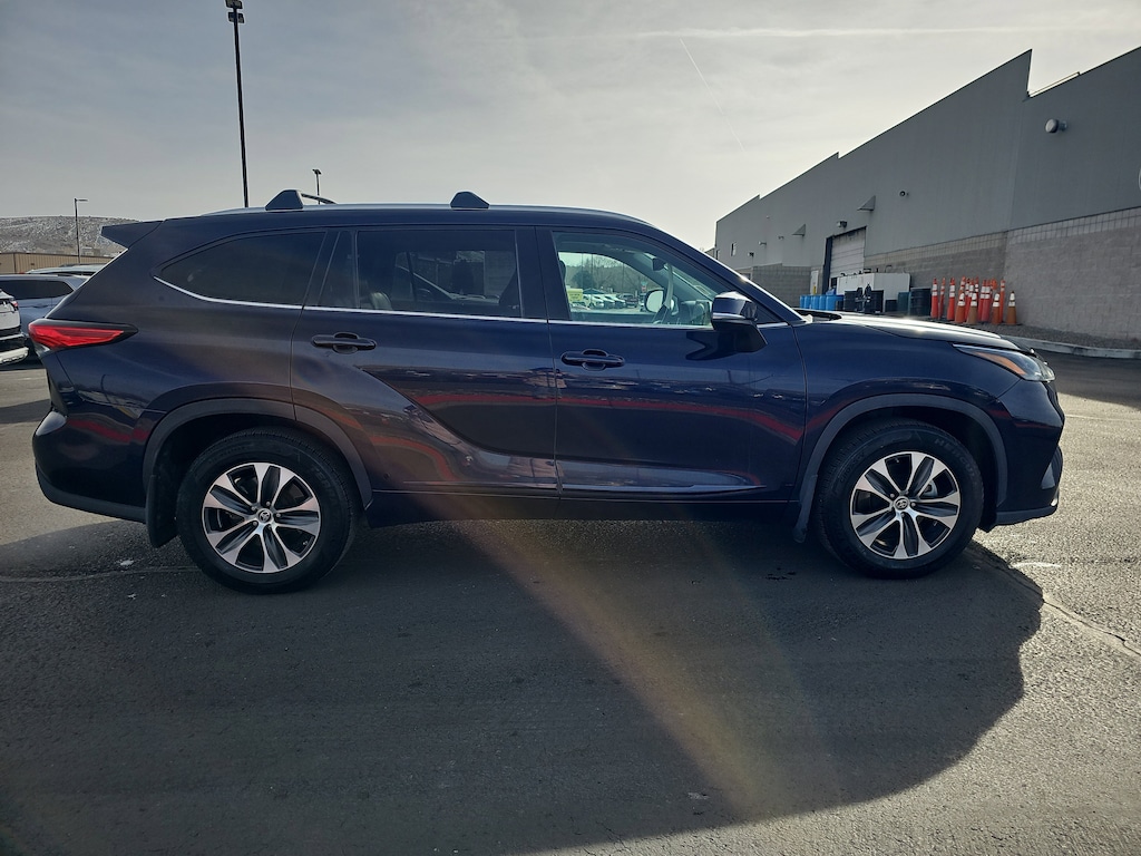 Used 2022 Toyota Highlander XLE SUV