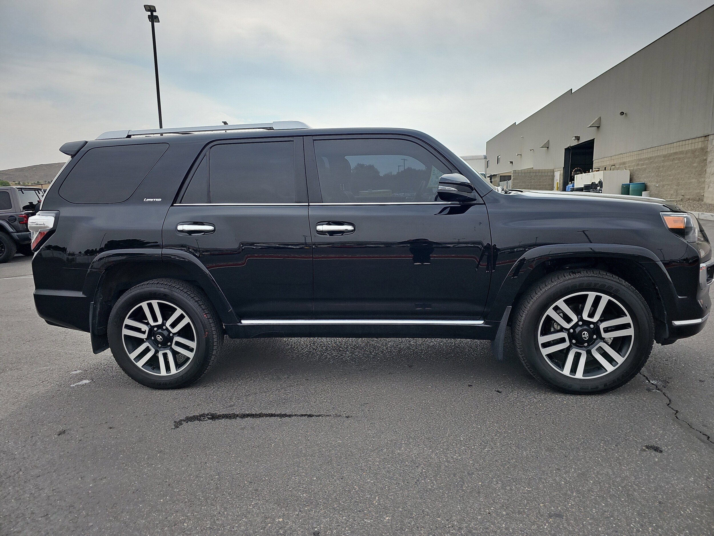 2023 Toyota 4Runner Limited photo 4