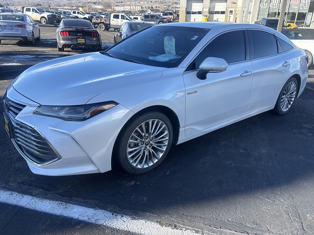 Used 2021 Toyota Avalon Hybrid LIMI Sedan