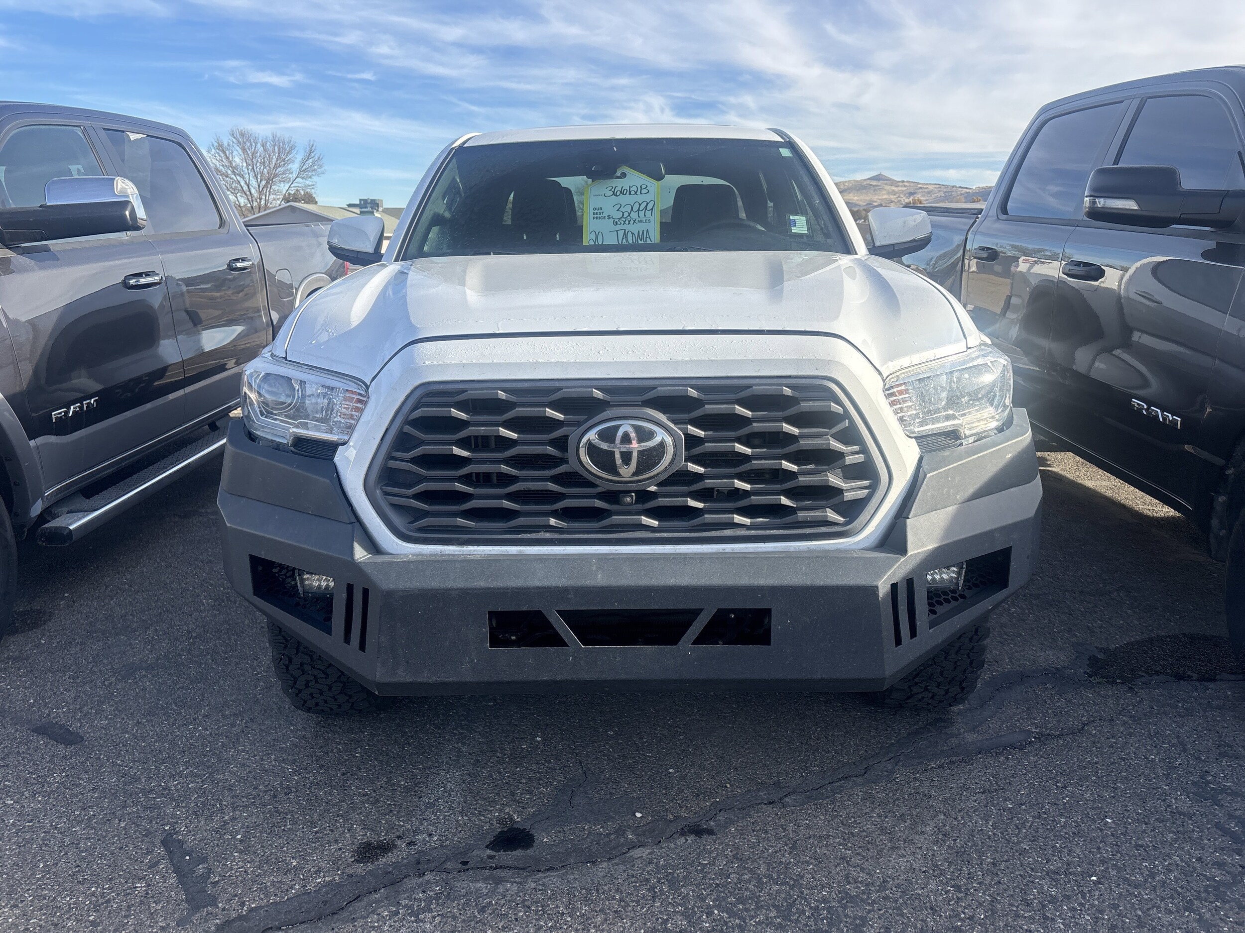 2020 Toyota Tacoma Double Cab photo 2