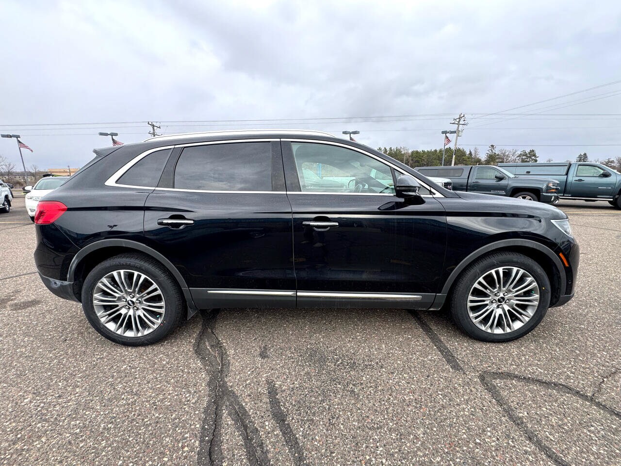 2017 Lincoln MKX Reserve photo 2