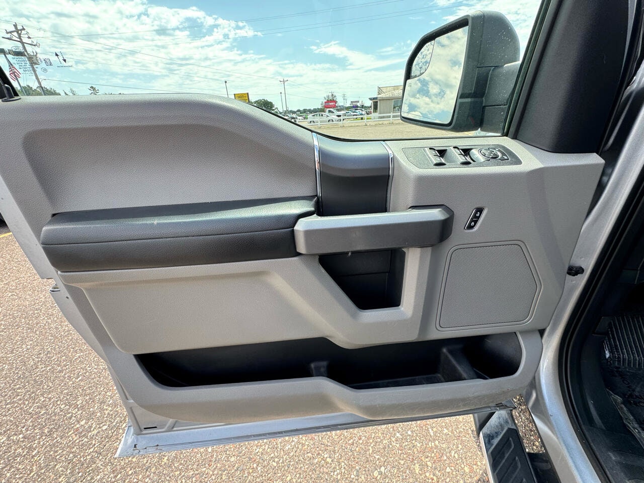 2020 Ford F-150 XLT - Photo 9